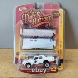Johnny Lightning Dukes of Hazzard Roscoe's Patrol Car 1974 Dodge Monaco Zingers