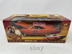 Johnny Lightning General Lee Charger Dukes Of Hazzard WHITE LIGHTNING MOTOR 125