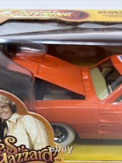 Johnny Lightning General Lee Charger Dukes Of Hazzard WHITE LIGHTNING MOTOR 125