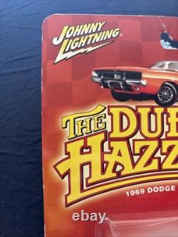 Johnny Lightning Hollywood on Wheels The Dukes Of Hazzard 1969 Dodge Charger