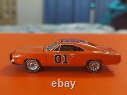 Johnny Lightning Series 32 Dukes of Hazzard 1969 Dodge Charger GENERAL LEE 1/64