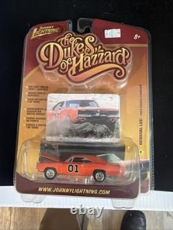 Johnny Lightning The Dukes of Hazzard General Lee 1969 Dodge Charger R2 1/64