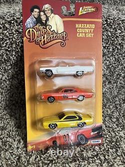 Johnny Lightning The Dukes of Hazzard Hazzard County Car Set 164 #7068 NEW