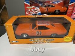 MEGA COLLECTORS General Lee LOT! Dukes Of hazard Diecast With Lunchbox