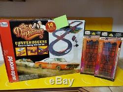 NEW AUTO WORLD DUKES OF HAZZARD CURVEHUGGERS ELECTRIC SLOT CAR SET With EXTRAS