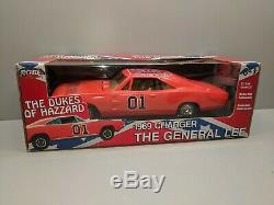 NEW IN BOX American Muscle Body Shop The Dukes Of Hazzard General Lee 1/25 RARE