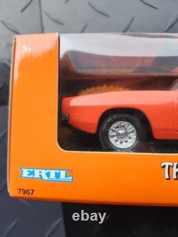 NEW IN BOX Diecast ERTL THE DUKES OF HAZZARD GENERAL LEE Dodge Charger 125 7967