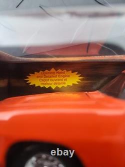 NEW IN BOX Diecast ERTL THE DUKES OF HAZZARD GENERAL LEE Dodge Charger 125 7967