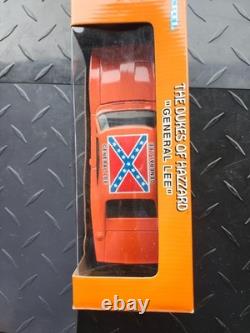 NEW IN BOX Diecast ERTL THE DUKES OF HAZZARD GENERAL LEE Dodge Charger 125 7967