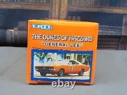 NEW IN BOX Diecast ERTL THE DUKES OF HAZZARD GENERAL LEE Dodge Charger 125 7967