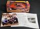 Nib 118 Scale Diecast Dukes Of Hazzard General Lee/cast Photo/cooter Letter