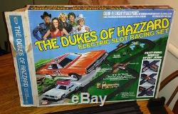 NICE Vintage Ideal 1981 Dukes of Hazzard Slot Car Set General Lee Sheriff Cars