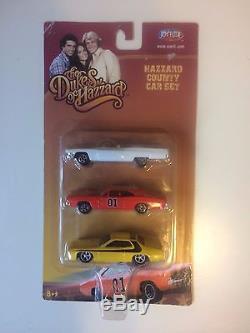 New THE DUKES OF HAZZARD 3 Vehicle Set RARE General Lee Dodge Charger with flag