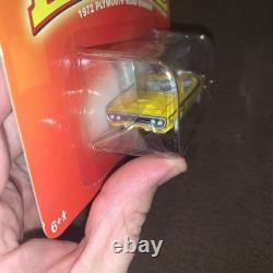 Nib 2004 Dukes Of Hazzard 1972 Plymouth Road Runner Johnny Lightning White