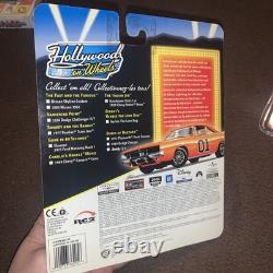 Nib 2004 Dukes Of Hazzard 1972 Plymouth Road Runner Johnny Lightning White