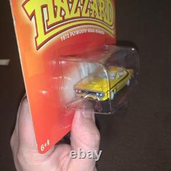 Nib 2004 Dukes Of Hazzard 1972 Plymouth Road Runner Johnny Lightning White
