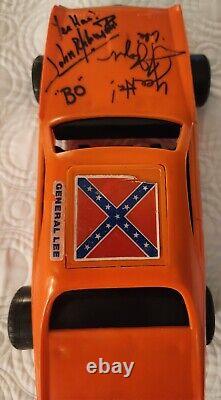 Original Mego 1980 Dukes Of Hazzard General Lee Signed Bo And Luke Duke Figures