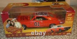 Photo The Dukes of Hazzard 1969 Dodge Charger 125 Johnny Lightning Autographed