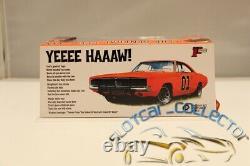 Pioneer P016 Dukes of Hazzard The General Lee 1969 Dodge Charger