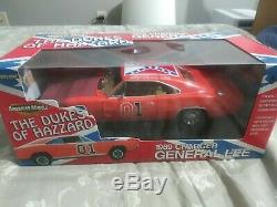 RARE DUKES OF HAZZARD GENERAL LEE 1/18 Race Day Edition American Muscle Charger