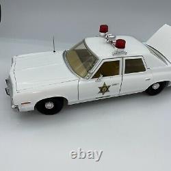 RC2 JoyRide Dukes of Hazard 1974 Dodge Monaco Hazzard County Sheriff 1/18 Police