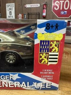 Rare Authentic 1/18 George Barris The General Lee Gold American Muscle Diecast