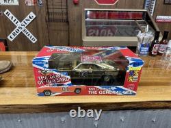 Rare Authentic 1/18 George Barris The General Lee Gold American Muscle Diecast