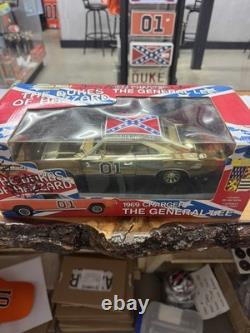 Rare Authentic 1/18 George Barris The General Lee Gold American Muscle Diecast