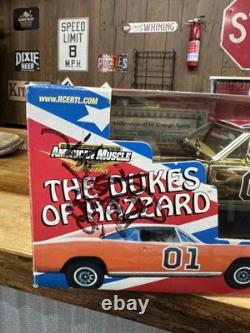 Rare Authentic 1/18 George Barris The General Lee Gold American Muscle Diecast