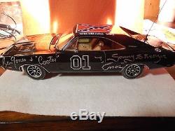 The Dukes of Hazzard 1/18 Diecast black General Lee Cast Signed Super Rare