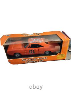 The Dukes of Hazzard 125 Scale General Lee Ertl 7967 1969 Dodge Charger #01
