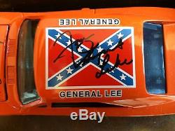 The Dukes of Hazzard Autographed General Lee 125 Scale 6 Signatures