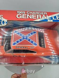 The Dukes of Hazzard General Lee 1969 Dodge Charger 118 scale NOS NIB HTF 2001
