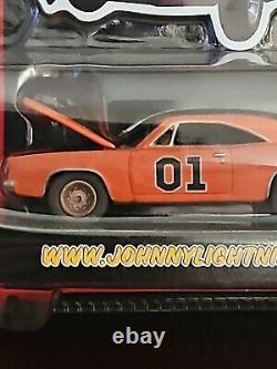 The Dukes of Hazzard General Lee Dirty 164 Johnny Lightning 2006 Brand New