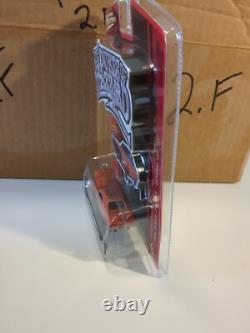 The Dukes of Hazzard General Lee R1 Dirty 164 Johnny Lightning 2006