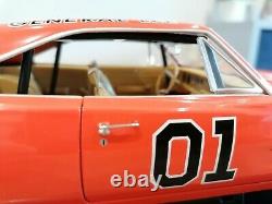 The Dukes of Hazzard Joyride (Ertl) 118 General lee Dodge charger + free Gift