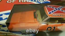 The Dukes of Hazzard THE GENERAL LEE American Muscle 118 scale Car with FLAG