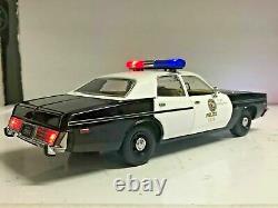 The Terminator LAPD 1977 Dodge Monaco Los Angeles Police WORKING LIGHTS 1/18