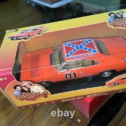 Tomy 32485 Johnny Lightening General Lee 118 1969 Dodge Charger Dukes Hazzard