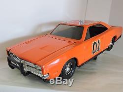 VERY RARE! 1981 GENERAL LEE JUMP CAR FROM DUKES OF HAZZARD! FREE SHIPPING