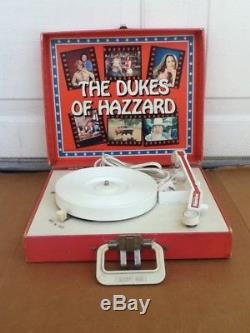 VINTAGE 1981 Dukes of Hazzard Bo Luke Daisy General Lee Phonograph Record Player