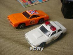 VINTAGE 1981 IDEAL THE DUKES OF HAZZARD ELECTRIC SLOT CAR RACING SET withCARS