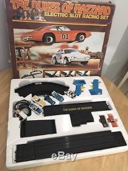 VINTAGE DUKES OF HAZZARD ELECTRIC SLOT CAR RACING SET IDEAL 1980s Track