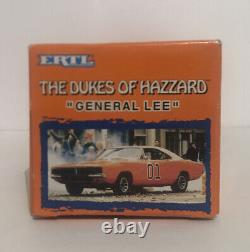 VTG. Ertl THE DUKES OF HAZZARD GENERAL LEE Diecast Car 125 #7967 New In Box