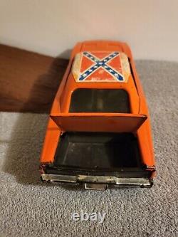 Vintage 1981 ERTL Tin General General Lee with Original Dirt Ramp