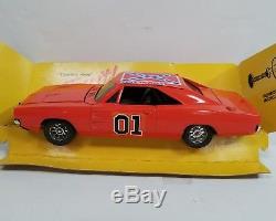 Vintage ERTL The Dukes of Hazzard General Lee Car 1/25 Scale Die Cast #1791 NR