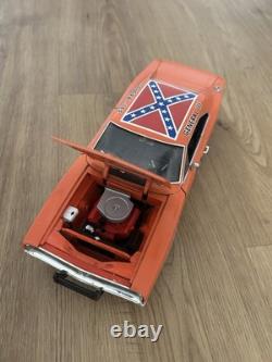 Vintage Ertl 1/18 Dukes of Hazzard General Lee With Bonus Complete 2nd Seasson DVD