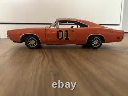 Vintage Ertl 1/18 Dukes of Hazzard General Lee With Bonus Complete 2nd Seasson DVD