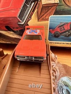 Vtg 1980 Knickerbocker Dukes of Hazzard Barnbusters #3387 with Org Box Gen Lee