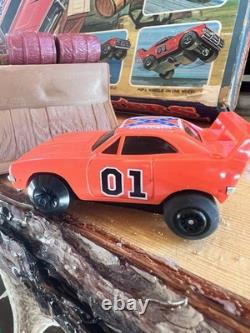 Vtg 1980 Knickerbocker Dukes of Hazzard Barnbusters #3387 with Org Box Gen Lee